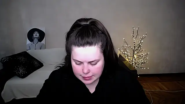 Snapshot of Emily_Mo chatting on May 2026 05:36:01 AM Emily Mo online show from May 2026 05:36:01 AM