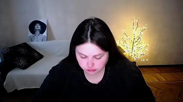 Snapshot of Emily_Mo chatting on May 2026 05:36:02 AM Emily Mo online show from May 2026 05:36:02 AM