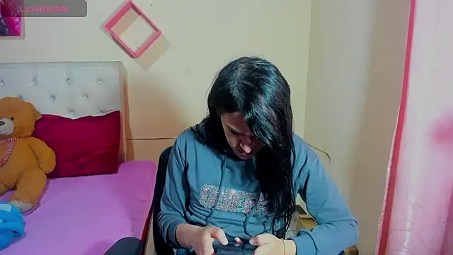 Snapshot of sweet1Girl chatting on December 2024 01:56:01 PM sweet1Girl online show from December 2024 01:56:01 PM
