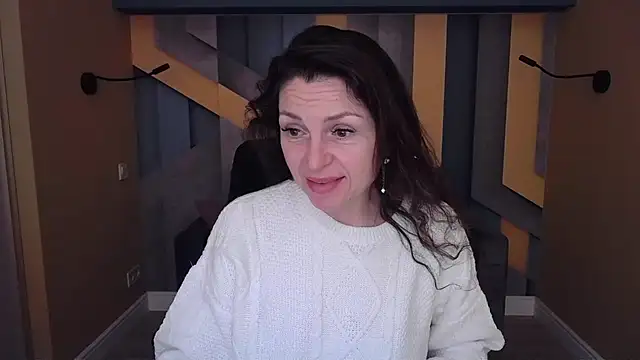 Snapshot of EllaLong chatting on January 2026 12:31:02 PM EllaLong online show from January 2026 12:31:02 PM