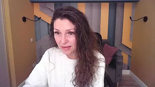 Snapshot of EllaLong chatting on February 2026 12:31:01 PM EllaLong online show from February 2026 12:31:01 PM