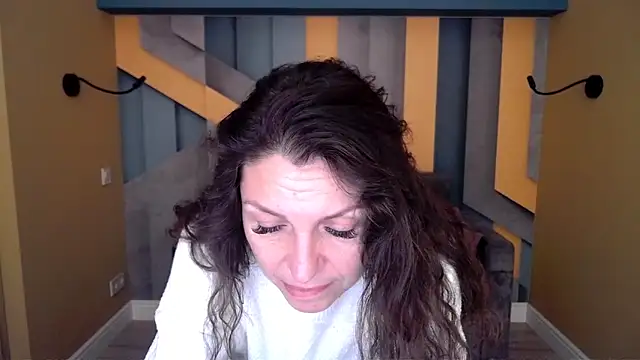 Snapshot of EllaLong chatting on February 2026 12:27:01 PM EllaLong online show from February 2026 12:27:01 PM