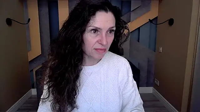 Snapshot of EllaLong chatting on February 2026 12:28:02 PM EllaLong online show from February 2026 12:28:02 PM