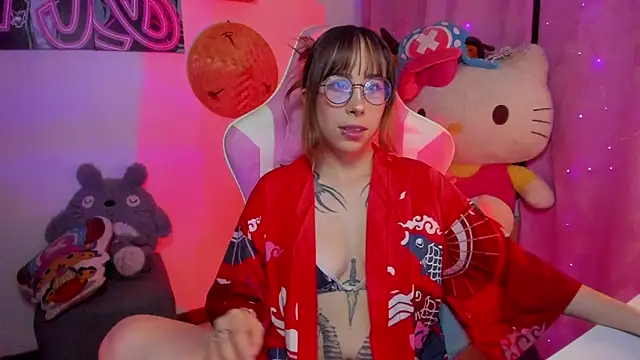 Waifu Aika online show from November 2025 09:47:01 PM