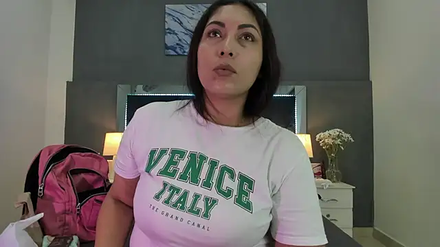 Lauralove 69 online show from November 2025 07:36:02 PM