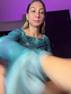 Snapshot of DanikRosse chatting on December 2025 04:54:01 AM DanikRosse online show from December 2025 04:54:01 AM