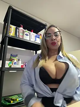 jademoomsm online show from April 2026 11:20:02 PM