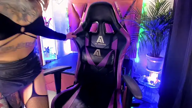 Megan inked online show from January 2025 05:58:02 AM