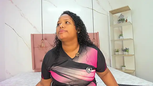 Snapshot of Belle_Brunette chatting on March 2026 11:29:02 AM Belle Brunette online show from March 2026 11:29:02 AM