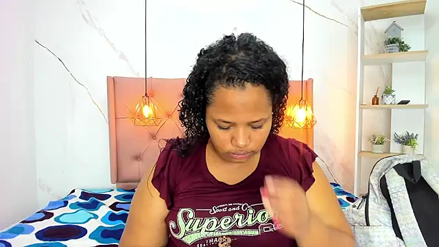 Snapshot of Belle_Brunette chatting on April 2026 12:46:01 PM Belle Brunette online show from April 2026 12:46:01 PM