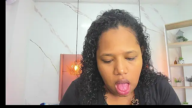 Snapshot of Belle_Brunette chatting on April 2026 12:22:01 PM Belle Brunette online show from April 2026 12:22:01 PM