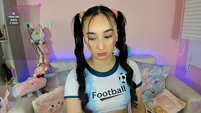 tinysara online show from March 2026 04:24:02 PM