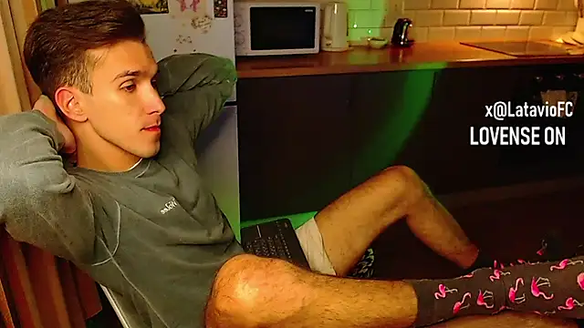 Snapshot of Midnighter_ chatting on September 2025 03:33:02 AM Midnighter  online show from September 2025 03:33:02 AM