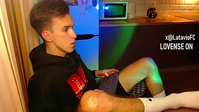 Snapshot of Midnighter_ chatting on October 2025 11:38:01 PM Midnighter  online show from October 2025 11:38:01 PM