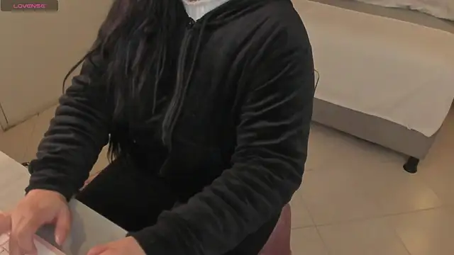 scarlet miller1 online show from October 2025 11:43:02 AM