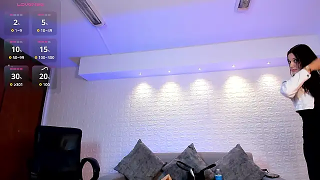 charlottewhitte online show from February 2026 11:52:01 AM