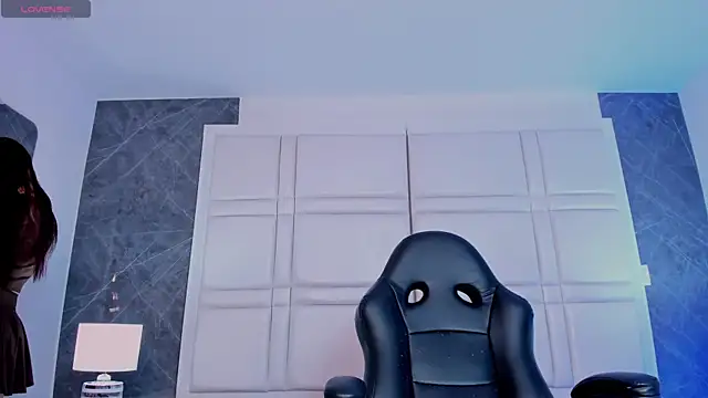 charlottewhitte online show from July 2026 10:55:01 AM