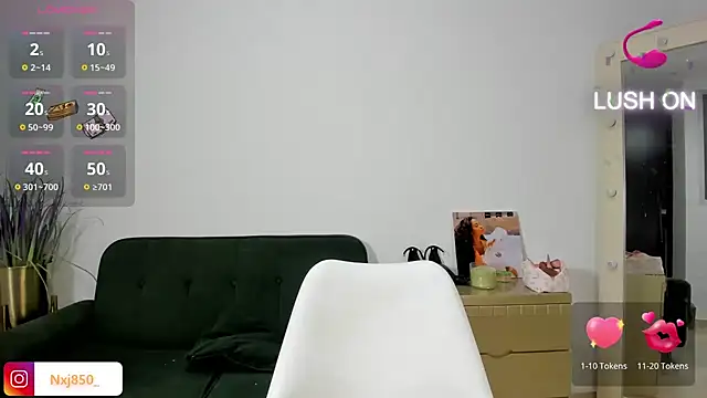 HOTBLACKANDWHITE2 online show from March 2025 08:04:01 PM