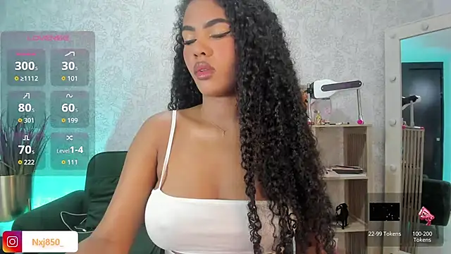 HOTBLACKANDWHITE2 online show from November 2025 02:57:01 AM