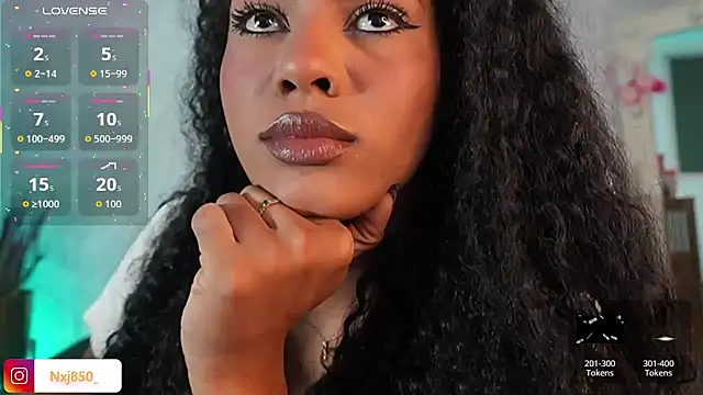 HOTBLACKANDWHITE2 online show from February 2026 09:57:02 PM