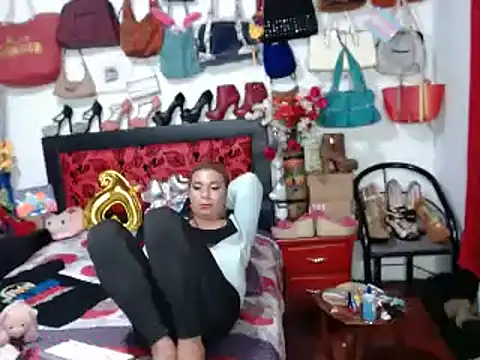 Xiaraa26 online show from March 2025 10:28:01 PM