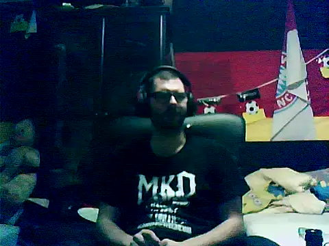 Snapshot of Die-geile-Sau chatting on December 2025 10:29:01 PM Die-geile-Sau online show from December 2025 10:29:01 PM