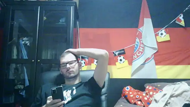 Snapshot of Die-geile-Sau chatting on January 2026 08:25:01 PM Die-geile-Sau online show from January 2026 08:25:01 PM