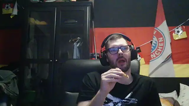 Snapshot of Die-geile-Sau chatting on February 2026 10:24:02 PM Die-geile-Sau online show from February 2026 10:24:02 PM