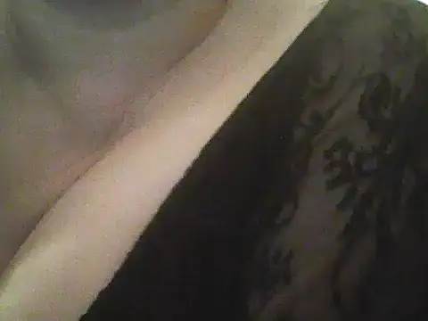 Snapshot of deluxpussy chatting on September 2025 06:33:02 PM deluxpussy online show from September 2025 06:33:02 PM