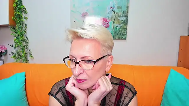 iamyourdream89 online show from November 2025 12:31:02 PM