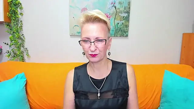 iamyourdream89 online show from November 2025 01:25:02 PM