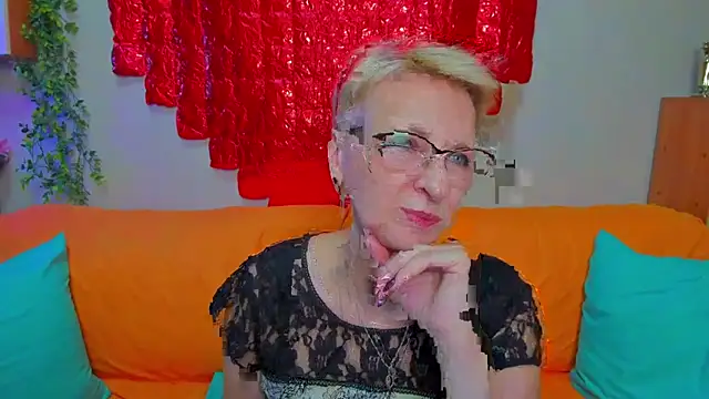 iamyourdream89 online show from February 2026 04:24:02 PM