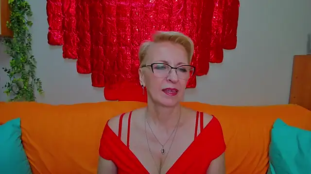 iamyourdream89 online show from March 2026 02:56:02 PM