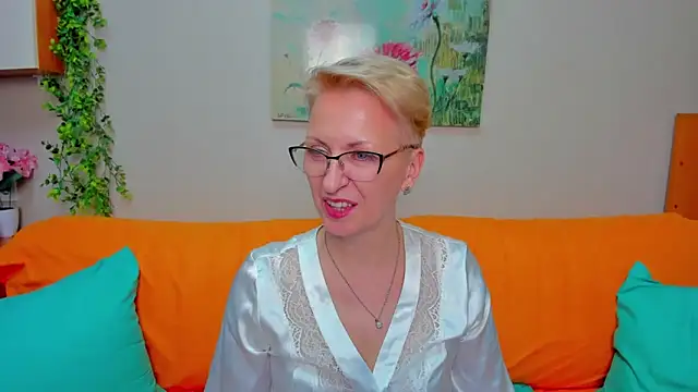 iamyourdream89 online show from April 2026 07:58:02 PM