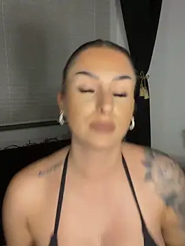 Mia-Bremer online show from February 2025 05:04:02 PM