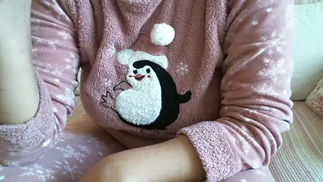 Snapshot of mysteriouscouple001 chatting on February 2025 07:38:01 AM mysteriouscouple001 online show from February 2025 07:38:01 AM