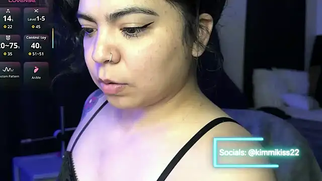 kimmiakiss22 online show from October 2025 12:20:01 AM