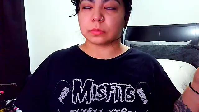 kimmiakiss22 online show from November 2025 05:04:01 PM