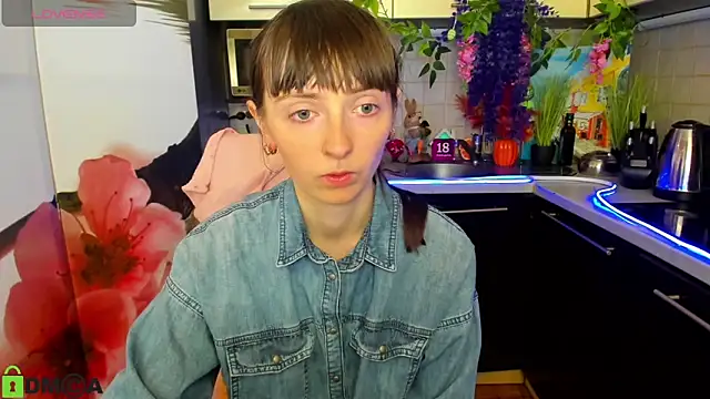 TayanaJons online show from April 2026 07:17:01 AM