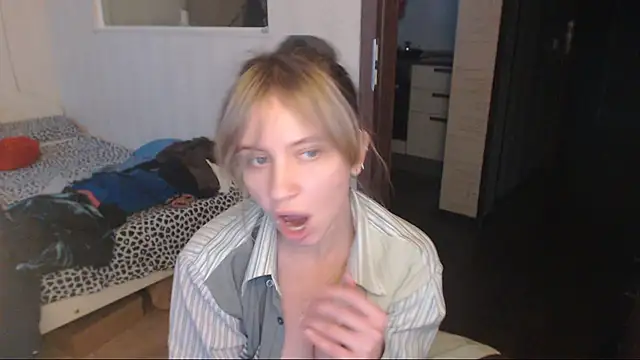 amanda kiss kiss online show from February 2025 02:45:01 PM