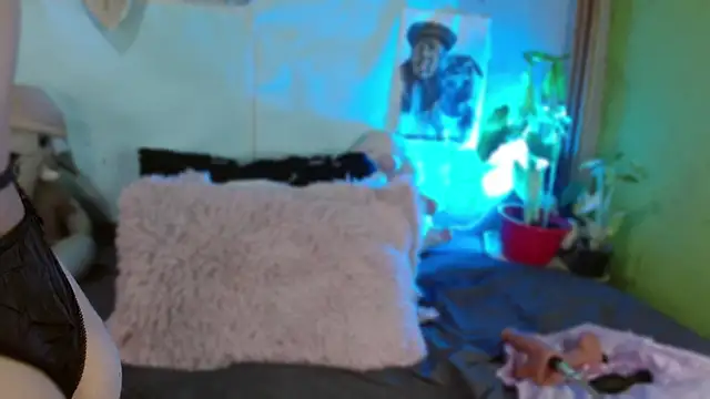 Snapshot of IM_MAYA chatting on September 2025 11:32:02 AM IM MAYA online show from September 2025 11:32:02 AM