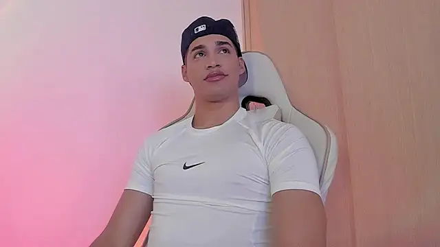 Jimmy Leeh  online show from December 2024 11:08:01 PM