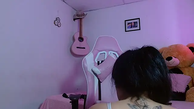 Dakota bumm online show from December 2025 04:36:01 PM