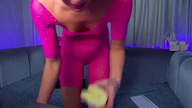 Snapshot of Skinny_Nally chatting on February 2025 07:29:01 AM Skinny Nally online show from February 2025 07:29:01 AM