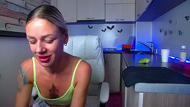 Snapshot of Skinny_Nally chatting on November 2025 01:08:02 AM Skinny Nally online show from November 2025 01:08:02 AM