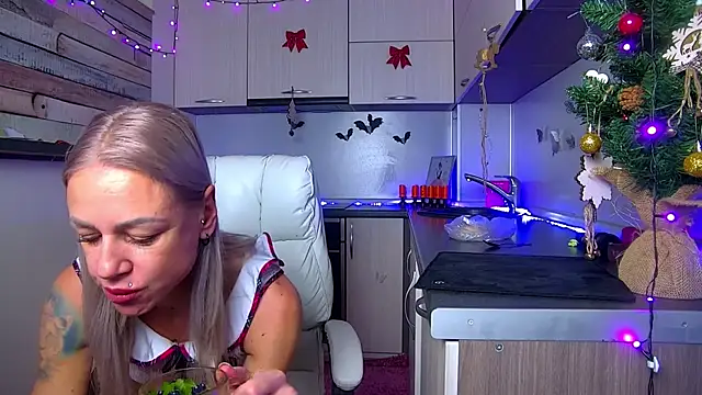 Snapshot of Skinny_Nally chatting on December 2025 01:46:02 AM Skinny Nally online show from December 2025 01:46:02 AM