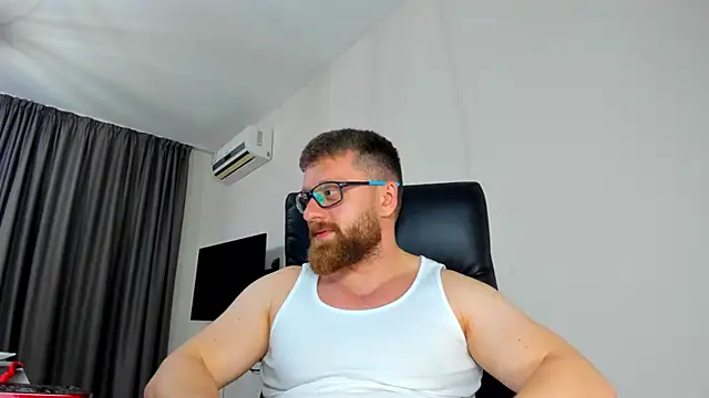 Snapshot of Findom_guy chatting on April 2026 06:21:02 PM Findom guy online show from April 2026 06:21:02 PM