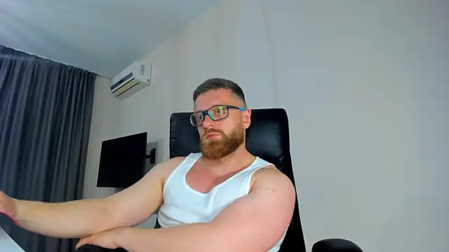 Snapshot of Findom_guy chatting on April 2026 11:21:01 PM Findom guy online show from April 2026 11:21:01 PM