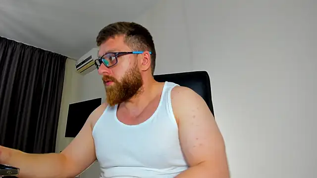 Snapshot of Findom_guy chatting on May 2026 05:20:02 PM Findom guy online show from May 2026 05:20:02 PM