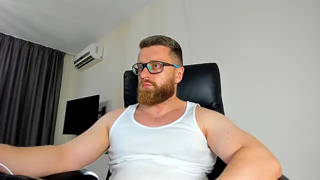 Snapshot of Findom_guy chatting on May 2026 12:19:02 AM Findom guy online show from May 2026 12:19:02 AM